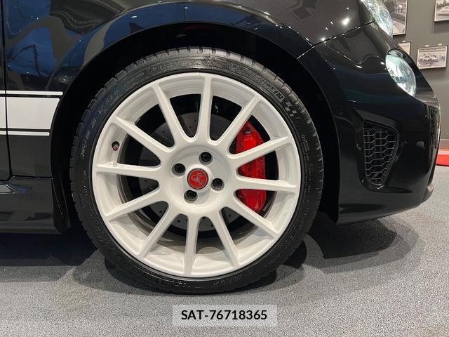 Abarth 695 2022-10 8545712-17