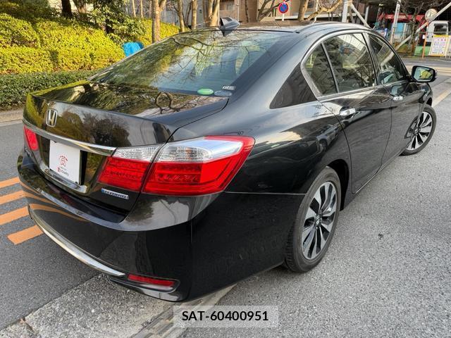 Honda ACCORD HYBRID 2013-06 8551874-10