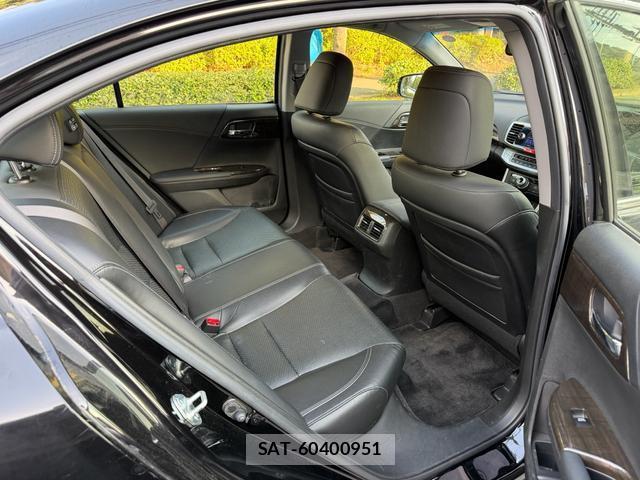 Honda ACCORD HYBRID 2013-06 8551874-14