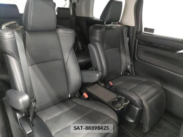 Toyota ALPHARD HYBRID 2018-07 8551582-5