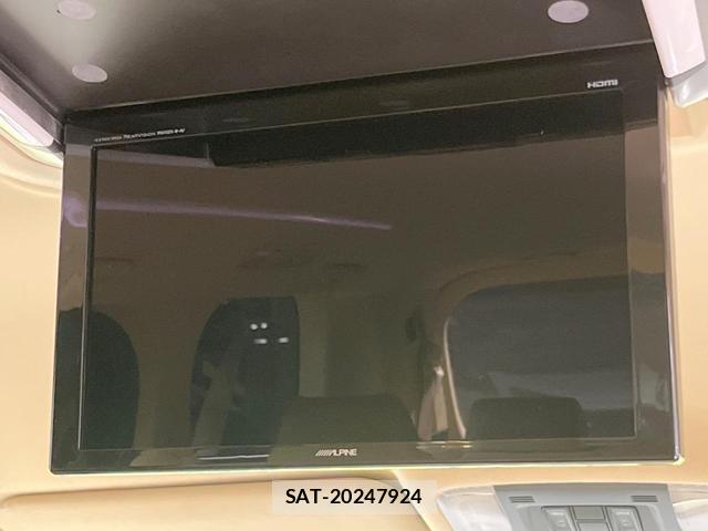 Toyota ALPHARD HYBRID 2017-02 8551688-2