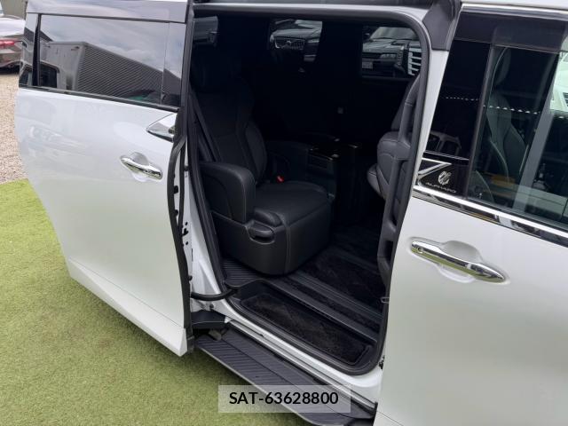 Toyota ALPHARD HYBRID 2023-12 8551926-13