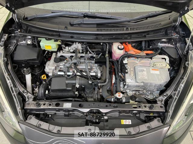 Toyota AQUA 2017-09 8545468-17