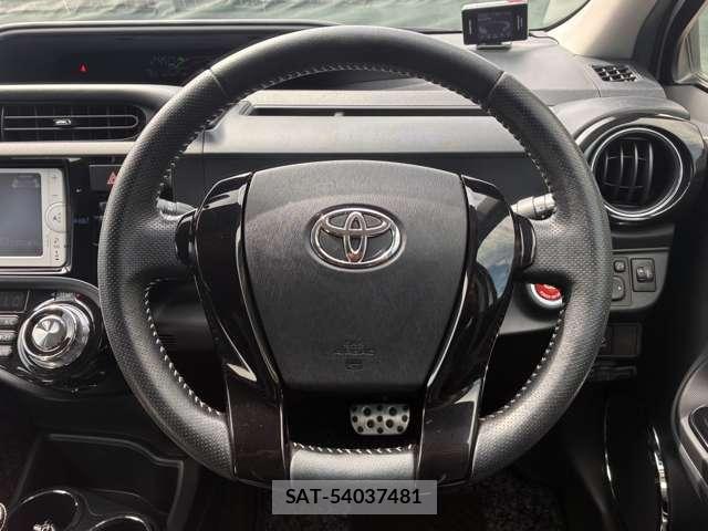 Toyota AQUA 2014-06 8545607-2