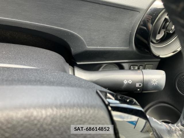 Toyota AQUA 2019-05 8545717-16