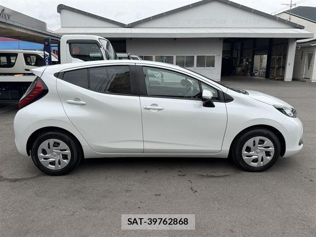 Toyota AQUA 2024-07 8546048-3