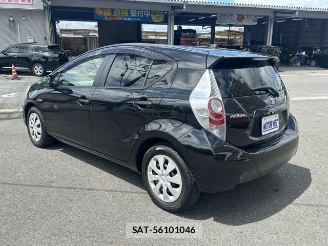 Toyota AQUA 2013-11 8546076-10