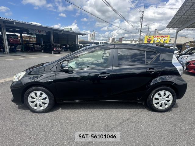 Toyota AQUA 2013-11 8546076-11