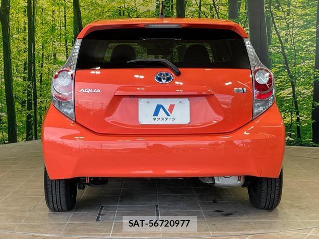 Toyota AQUA 2013-06 8546390-14