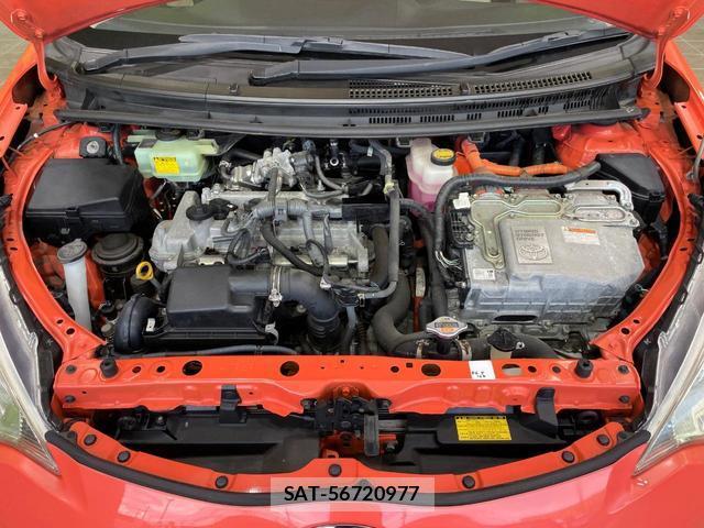 Toyota AQUA 2013-06 8546390-17