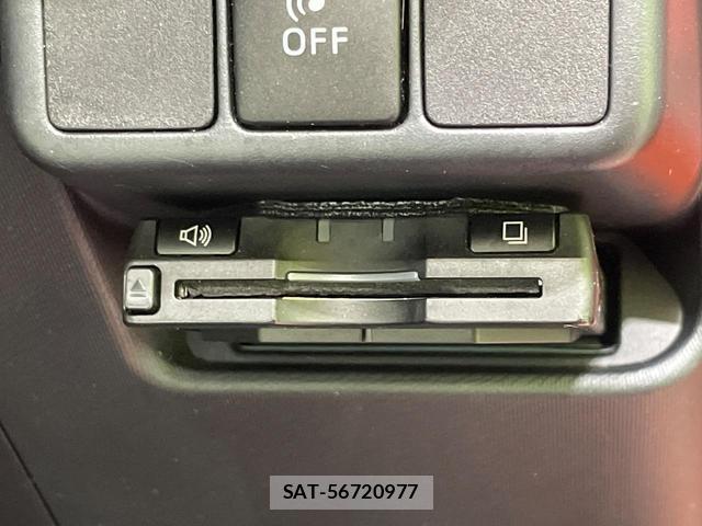 Toyota AQUA 2013-06 8546390-3