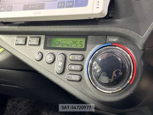 Toyota AQUA 2013-06 8546390-4
