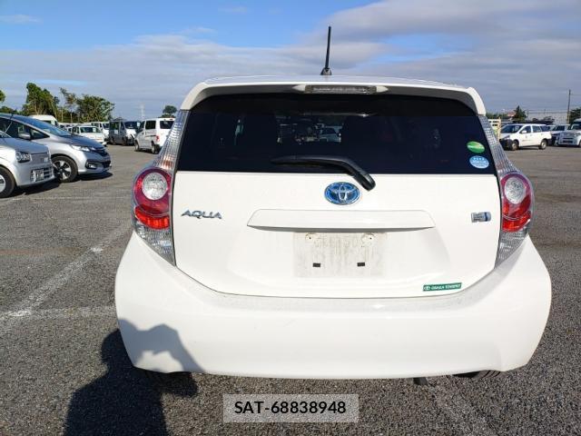 Toyota AQUA 2013-07 8546523-1