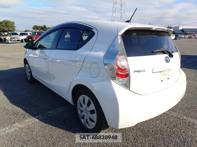 Toyota AQUA 2013-07 8546523-5