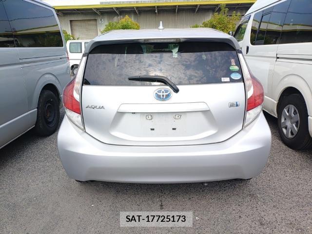 Toyota AQUA 2015-07 8546542-1