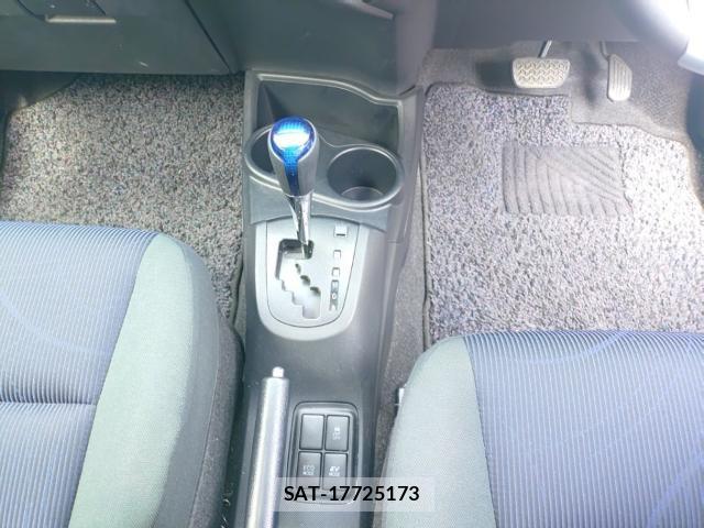 Toyota AQUA 2015-07 8546542-11