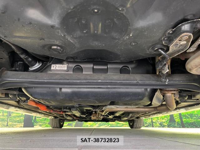Toyota AQUA 2017-09 8546652-18