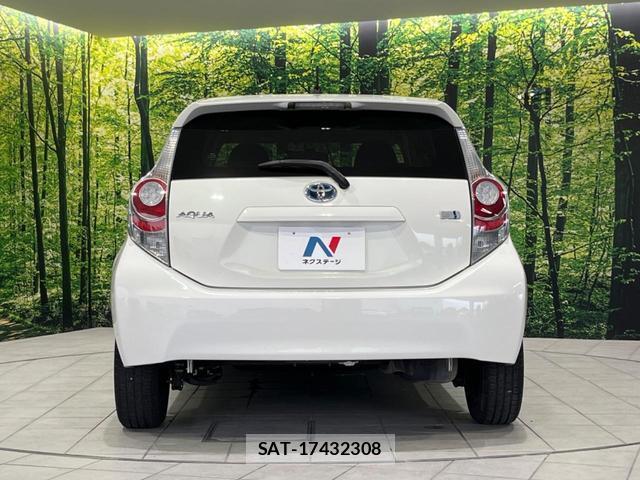 Toyota AQUA 2013-08 8546700-14