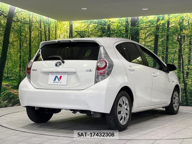 Toyota AQUA 2013-08 8546700-16