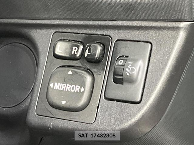 Toyota AQUA 2013-08 8546700-4