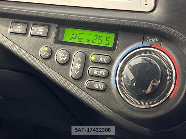 Toyota AQUA 2013-08 8546700-5