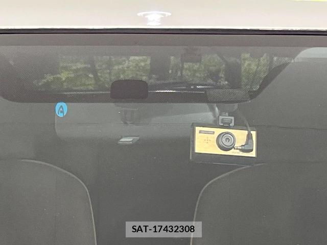 Toyota AQUA 2013-08 8546700-6