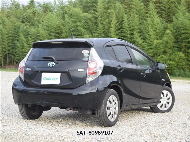 Toyota AQUA 2013-09 8546774-11