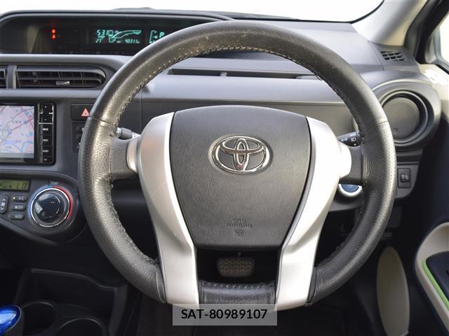 Toyota AQUA 2013-09 8546774-12