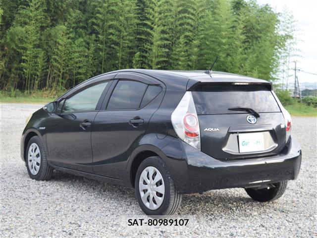 Toyota AQUA 2013-09 8546774-14