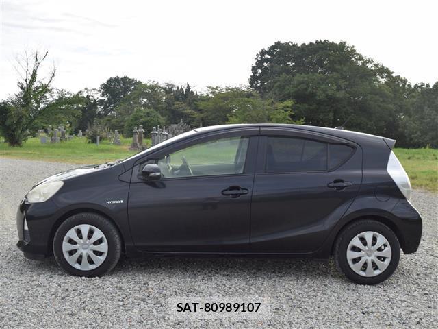 Toyota AQUA 2013-09 8546774-15