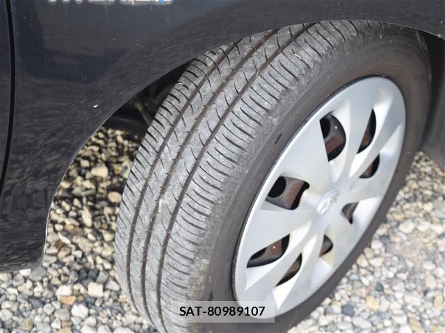 Toyota AQUA 2013-09 8546774-18