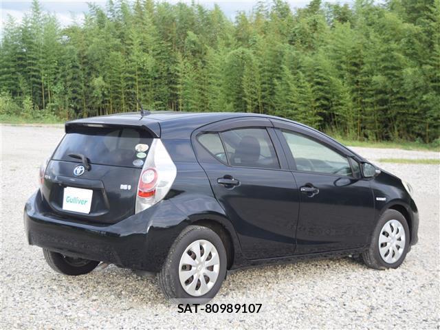 Toyota AQUA 2013-09 8546774-19