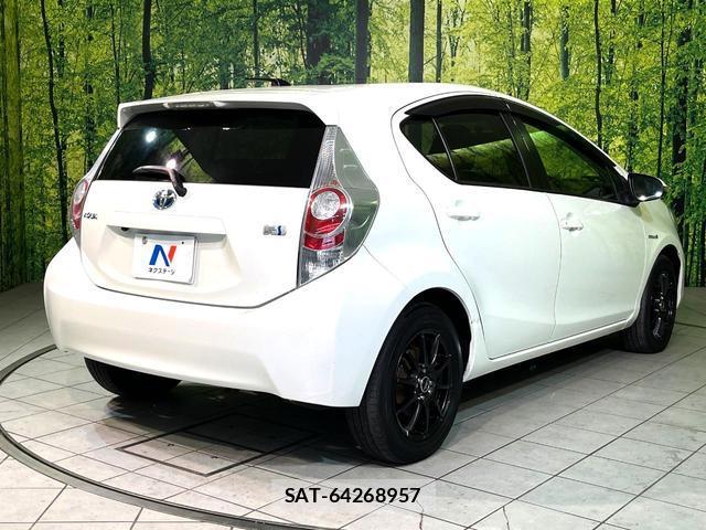 Toyota AQUA 2012-03 8546841-16