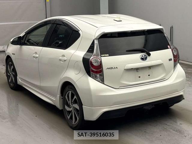 Toyota AQUA 2013-06 8547083-1