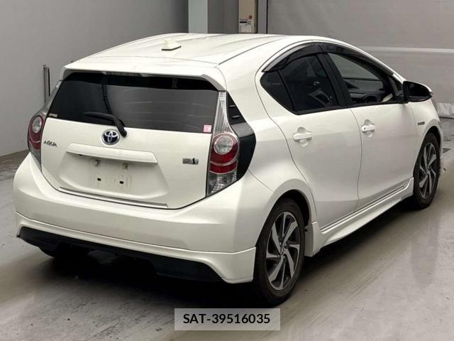 Toyota AQUA 2013-06 8547083-11