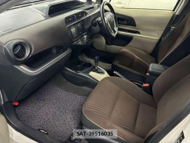 Toyota AQUA 2013-06 8547083-5