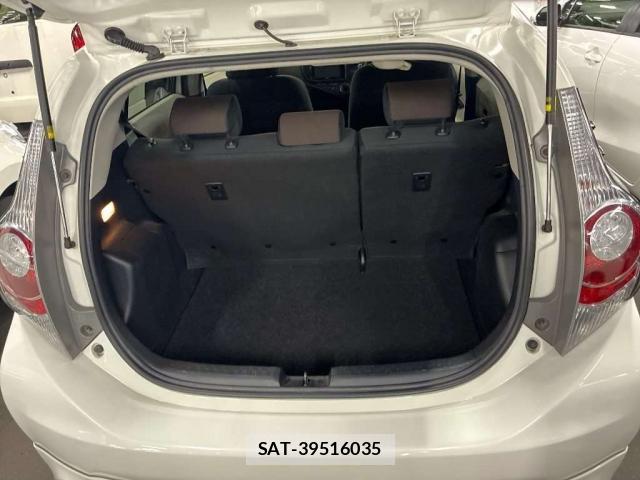Toyota AQUA 2013-06 8547083-7