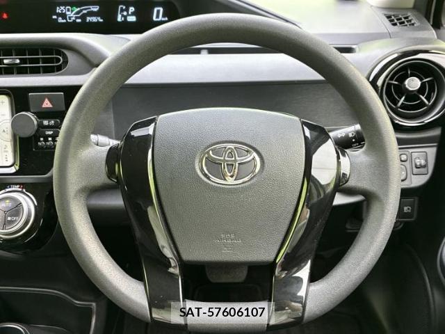 Toyota AQUA 2016-08 8547133-13