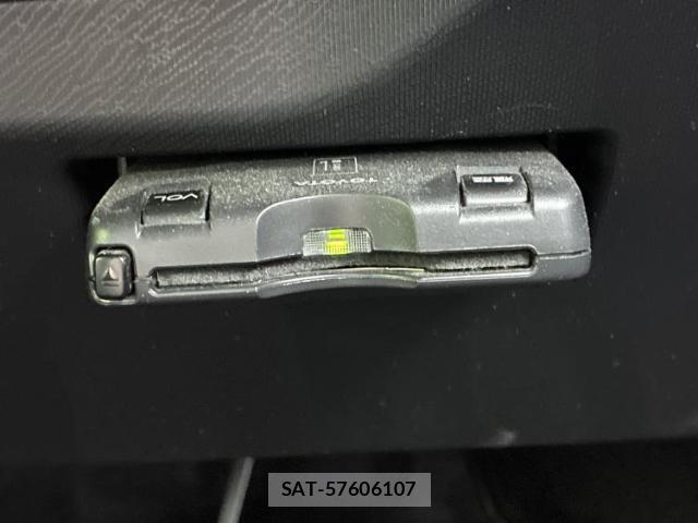 Toyota AQUA 2016-08 8547133-17
