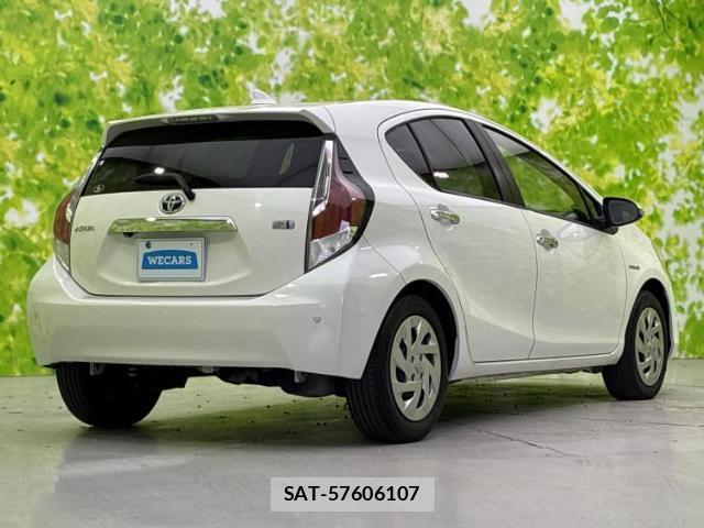 Toyota AQUA 2016-08 8547133-2