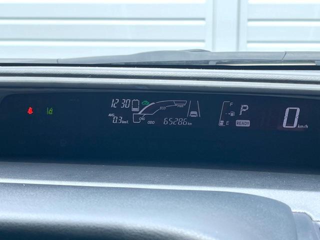 Toyota AQUA 2016-03 8547453-11