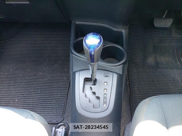 Toyota AQUA 2017-08 8547503-11