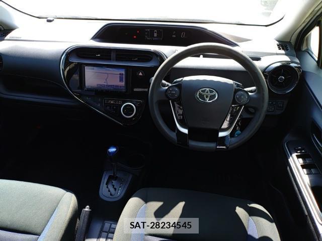Toyota AQUA 2017-08 8547503-2