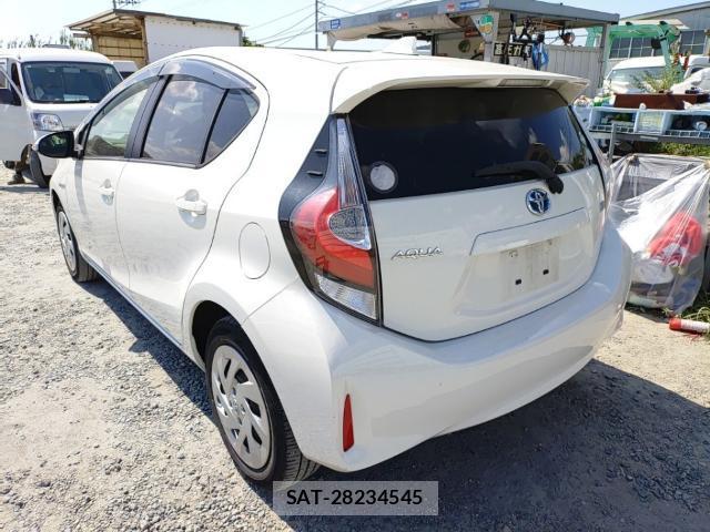 Toyota AQUA 2017-08 8547503-5