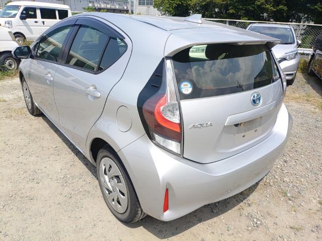Toyota AQUA 2021-08 8547527-5