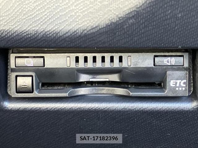 Toyota AQUA 2018-11 8547623-17