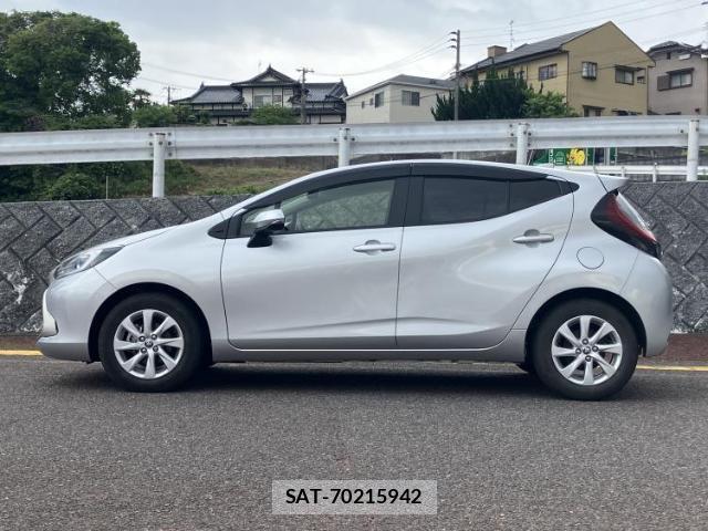 Toyota AQUA 2021-08 8547759-1