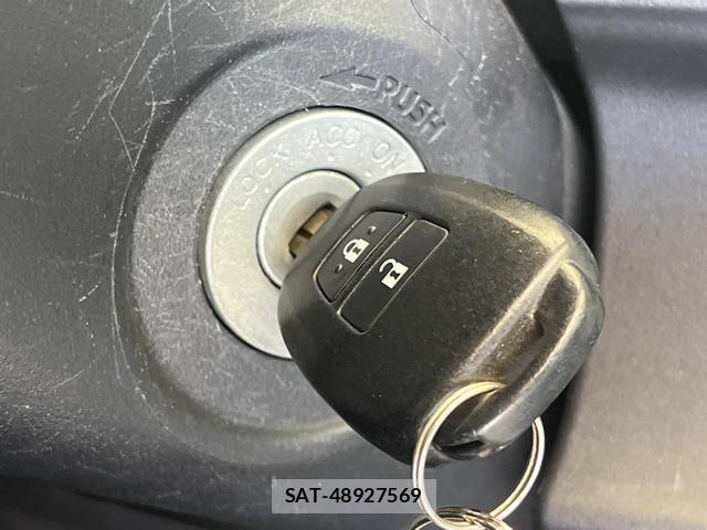 Toyota AQUA 2012-07 8548588-5