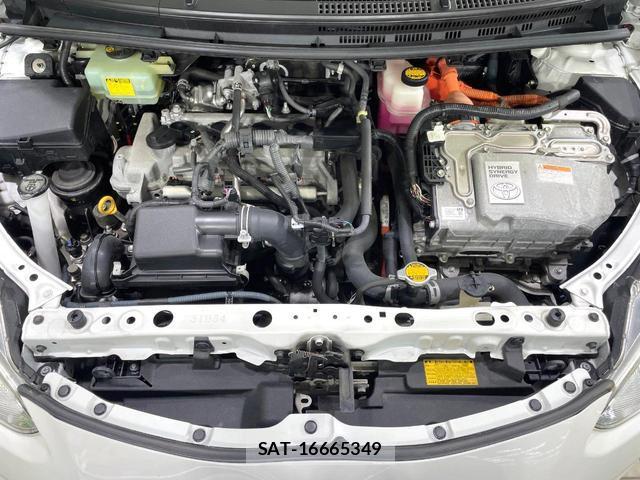 Toyota AQUA 2015-07 8549046-17