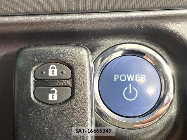 Toyota AQUA 2015-07 8549046-6